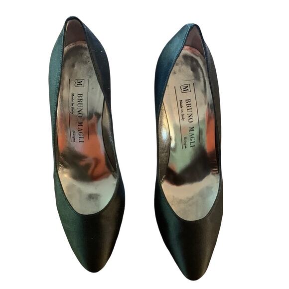 Bruno Magli Womens black silk heel pump with pointy round toe size 5.5 - Picture 2 of 5